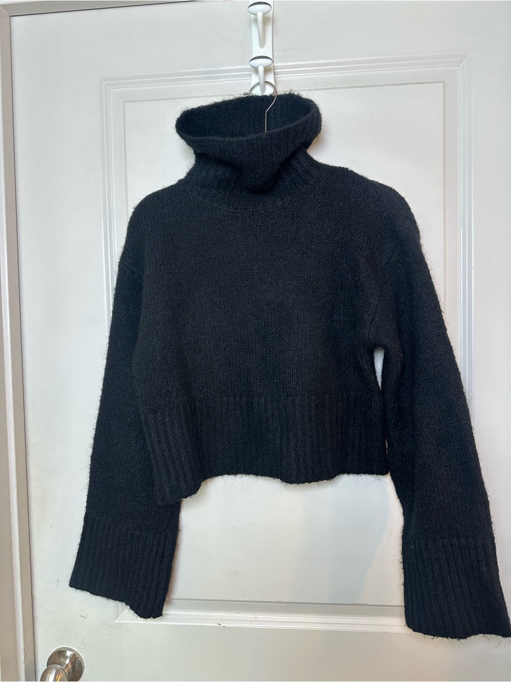 ZARA Chunky Oversized Cropped Black Turtleneck Sweater, Small